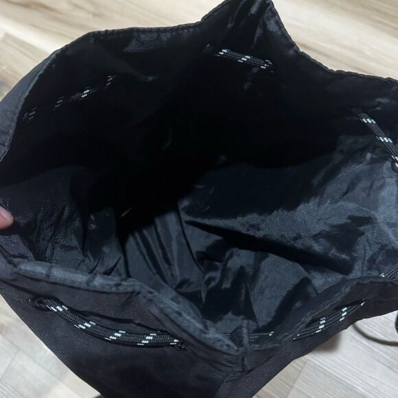 Victoria’s Secret PINK Black Drawstring Bag - Picture 3 of 3